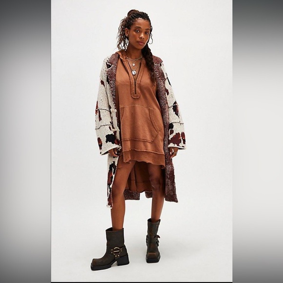 - Free People EUC North Sweatshirt Size M in Fawn ( Light Cocoa Brown) - Picture 3 of 11